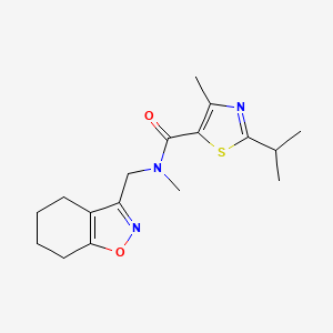 molecular formula C17H23N3O2S B5627045 2-isopropyl-N,4-dimethyl-N-(4,5,6,7-tetrahydro-1,2-benzisoxazol-3-ylmethyl)-1,3-thiazole-5-carboxamide 