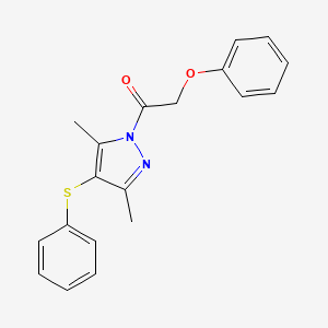 molecular formula C19H18N2O2S B5628509 3,5-dimethyl-1-(phenoxyacetyl)-4-(phenylthio)-1H-pyrazole 