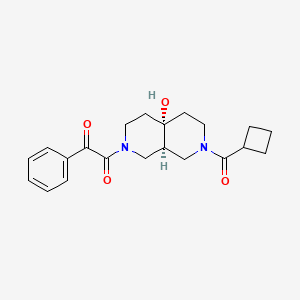 molecular formula C21H26N2O4 B5628930 2-[(4aS*,8aS*)-7-(cyclobutylcarbonyl)-4a-hydroxyoctahydro-2,7-naphthyridin-2(1H)-yl]-2-oxo-1-phenylethanone 