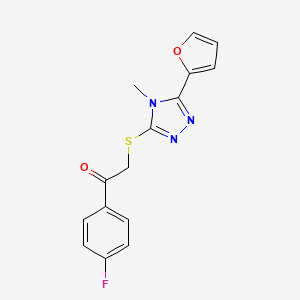 molecular formula C15H12FN3O2S B5629400 1-(4-fluorophenyl)-2-{[5-(2-furyl)-4-methyl-4H-1,2,4-triazol-3-yl]thio}ethanone 