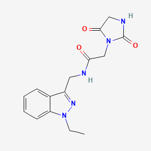 molecular formula C15H17N5O3 B5629471 2-(2,5-dioxo-1-imidazolidinyl)-N-[(1-ethyl-1H-indazol-3-yl)methyl]acetamide 