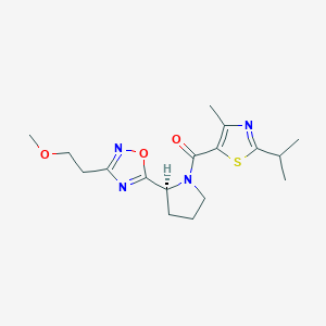 molecular formula C17H24N4O3S B5629907 5-{(2S)-1-[(2-isopropyl-4-methyl-1,3-thiazol-5-yl)carbonyl]-2-pyrrolidinyl}-3-(2-methoxyethyl)-1,2,4-oxadiazole 