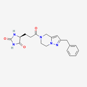 molecular formula C19H21N5O3 B5632490 (5S)-5-[3-(2-benzyl-6,7-dihydropyrazolo[1,5-a]pyrazin-5(4H)-yl)-3-oxopropyl]imidazolidine-2,4-dione 
