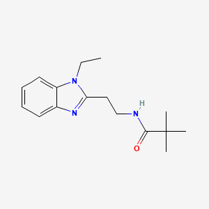 molecular formula C16H23N3O B5632783 N-[2-(1-ethyl-1H-benzimidazol-2-yl)ethyl]-2,2-dimethylpropanamide 