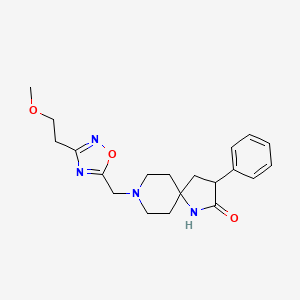 molecular formula C20H26N4O3 B5637781 8-{[3-(2-methoxyethyl)-1,2,4-oxadiazol-5-yl]methyl}-3-phenyl-1,8-diazaspiro[4.5]decan-2-one 