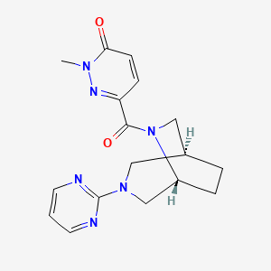 molecular formula C17H20N6O2 B5640426 2-methyl-6-{[(1S*,5R*)-3-(2-pyrimidinyl)-3,6-diazabicyclo[3.2.2]non-6-yl]carbonyl}-3(2H)-pyridazinone 