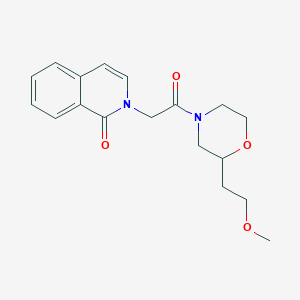 molecular formula C18H22N2O4 B5641724 2-{2-[2-(2-methoxyethyl)morpholin-4-yl]-2-oxoethyl}isoquinolin-1(2H)-one 
