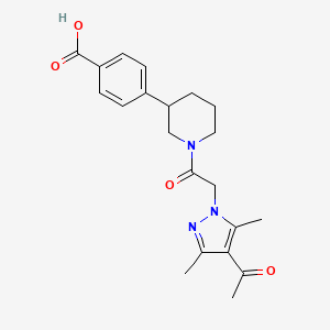 molecular formula C21H25N3O4 B5643907 4-{1-[(4-acetyl-3,5-dimethyl-1H-pyrazol-1-yl)acetyl]piperidin-3-yl}benzoic acid 