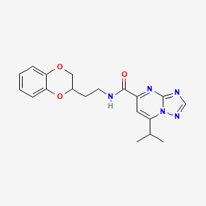 molecular formula C19H21N5O3 B5644118 N-[2-(2,3-dihydro-1,4-benzodioxin-2-yl)ethyl]-7-isopropyl[1,2,4]triazolo[1,5-a]pyrimidine-5-carboxamide 