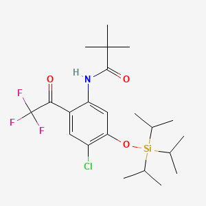 molecular formula C22H33ClF3NO3Si B564596 N-[2-三氟乙酰-4-氯-5-(三异丙基甲硅烷基氧基)苯基]-2,2-二甲基丙酰胺 CAS No. 1159977-61-3