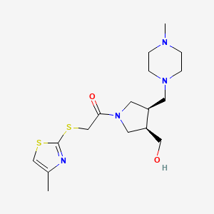 molecular formula C17H28N4O2S2 B5646509 ((3R*,4R*)-4-[(4-methylpiperazin-1-yl)methyl]-1-{[(4-methyl-1,3-thiazol-2-yl)thio]acetyl}pyrrolidin-3-yl)methanol 