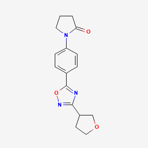 molecular formula C16H17N3O3 B5647109 1-{4-[3-(tetrahydrofuran-3-yl)-1,2,4-oxadiazol-5-yl]phenyl}pyrrolidin-2-one 