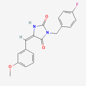 molecular formula C18H15FN2O3 B5647312 3-(4-fluorobenzyl)-5-(3-methoxybenzylidene)-2,4-imidazolidinedione 