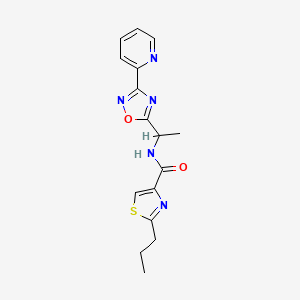 molecular formula C16H17N5O2S B5648659 2-propyl-N-{1-[3-(2-pyridinyl)-1,2,4-oxadiazol-5-yl]ethyl}-1,3-thiazole-4-carboxamide 