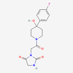 molecular formula C16H18FN3O4 B5650628 3-{2-[4-(4-fluorophenyl)-4-hydroxy-1-piperidinyl]-2-oxoethyl}-2,4-imidazolidinedione 