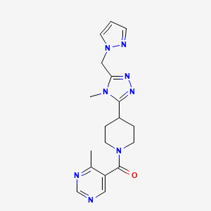 molecular formula C18H22N8O B5652480 4-methyl-5-({4-[4-methyl-5-(1H-pyrazol-1-ylmethyl)-4H-1,2,4-triazol-3-yl]piperidin-1-yl}carbonyl)pyrimidine 