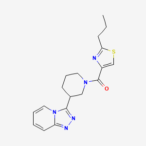 molecular formula C18H21N5OS B5652504 3-{1-[(2-propyl-1,3-thiazol-4-yl)carbonyl]-3-piperidinyl}[1,2,4]triazolo[4,3-a]pyridine 