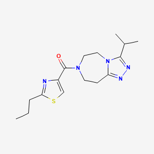 molecular formula C16H23N5OS B5653531 3-isopropyl-7-[(2-propyl-1,3-thiazol-4-yl)carbonyl]-6,7,8,9-tetrahydro-5H-[1,2,4]triazolo[4,3-d][1,4]diazepine 