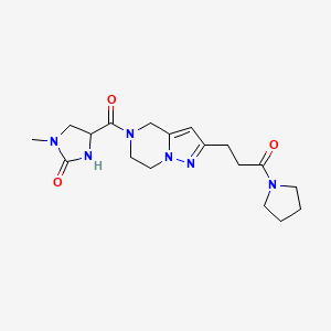 molecular formula C18H26N6O3 B5655294 1-methyl-4-{[2-[3-oxo-3-(1-pyrrolidinyl)propyl]-6,7-dihydropyrazolo[1,5-a]pyrazin-5(4H)-yl]carbonyl}-2-imidazolidinone 