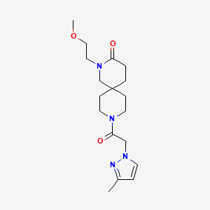 molecular formula C18H28N4O3 B5657584 2-(2-methoxyethyl)-9-[(3-methyl-1H-pyrazol-1-yl)acetyl]-2,9-diazaspiro[5.5]undecan-3-one 