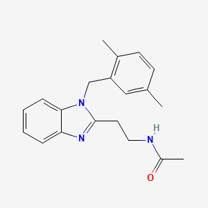 molecular formula C20H23N3O B5658818 N-{2-[1-(2,5-dimethylbenzyl)-1H-benzimidazol-2-yl]ethyl}acetamide 