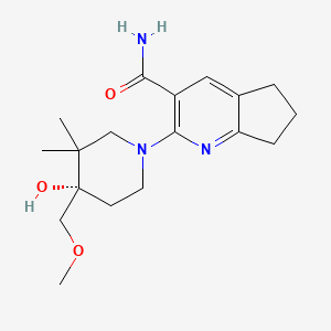 molecular formula C18H27N3O3 B5658823 2-[(4S)-4-hydroxy-4-(methoxymethyl)-3,3-dimethyl-1-piperidinyl]-6,7-dihydro-5H-cyclopenta[b]pyridine-3-carboxamide 