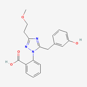 molecular formula C19H19N3O4 B5659687 2-[5-(3-hydroxybenzyl)-3-(2-methoxyethyl)-1H-1,2,4-triazol-1-yl]benzoic acid 
