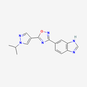 molecular formula C15H14N6O B5666022 5-[5-(1-isopropyl-1H-pyrazol-4-yl)-1,2,4-oxadiazol-3-yl]-1H-benzimidazole 