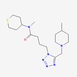 molecular formula C18H32N6OS B5666919 N-methyl-4-{5-[(4-methylpiperidin-1-yl)methyl]-1H-tetrazol-1-yl}-N-(tetrahydro-2H-thiopyran-4-yl)butanamide 