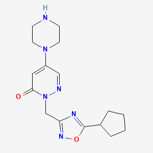 molecular formula C16H22N6O2 B5668378 2-[(5-cyclopentyl-1,2,4-oxadiazol-3-yl)methyl]-5-(1-piperazinyl)-3(2H)-pyridazinone hydrochloride 