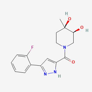molecular formula C16H18FN3O3 B5669571 (3S*,4R*)-1-{[3-(2-fluorophenyl)-1H-pyrazol-5-yl]carbonyl}-4-methylpiperidine-3,4-diol 
