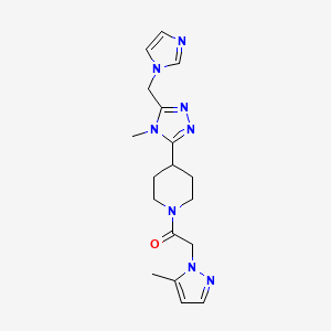 molecular formula C18H24N8O B5670887 4-[5-(1H-imidazol-1-ylmethyl)-4-methyl-4H-1,2,4-triazol-3-yl]-1-[(5-methyl-1H-pyrazol-1-yl)acetyl]piperidine 