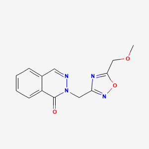 molecular formula C13H12N4O3 B5690315 2-{[5-(methoxymethyl)-1,2,4-oxadiazol-3-yl]methyl}phthalazin-1(2H)-one 