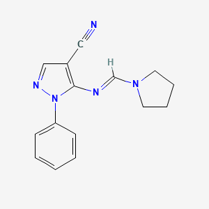 molecular formula C15H15N5 B5772231 1-phenyl-5-[(1-pyrrolidinylmethylene)amino]-1H-pyrazole-4-carbonitrile 