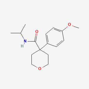 molecular formula C16H23NO3 B5811906 N-isopropyl-4-(4-methoxyphenyl)tetrahydro-2H-pyran-4-carboxamide 