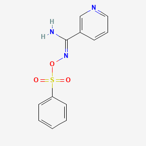 molecular formula C12H11N3O3S B5817335 N'-[(phenylsulfonyl)oxy]-3-pyridinecarboximidamide 