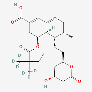molecular formula C25H36O7 B583579 (4S,4Ar,5S,6S)-4-[2,2-bis(trideuteriomethyl)butanoyloxy]-5-[2-[(2R,4R)-4-hydroxy-6-oxooxan-2-yl]ethyl]-6-methyl-3,4,4a,5,6,7-hexahydronaphthalene-2-carboxylic acid CAS No. 1346600-14-3