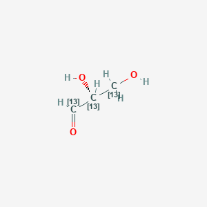 molecular formula C3H6O3 B583799 (2R)-2,3-Dihydroxy(1,2,3-13C3)propanal CAS No. 478529-54-3