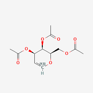 molecular formula C12H16O7 B584026 三-O-乙酰-D-[1-13C]半乳糖 CAS No. 478518-74-0
