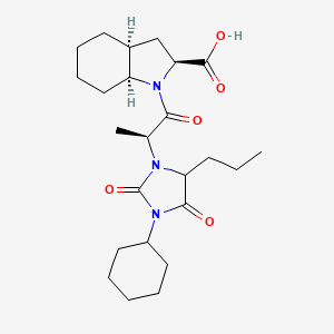 molecular formula C24H37N3O5 B584463 (2S,3aS,7aS)-1-((2S)-2-((5RS)-3-Cyclohexyl-2,4-dioxo-5-propylimidazolidin-1-yl)propanoyl)octahydro-1H-indole-2-carboxylic acid CAS No. 353777-66-9