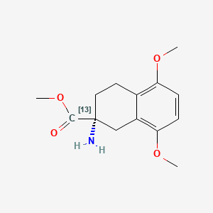 molecular formula C14H19NO4 B585214 (2R)-2-Amino-1,2,3,4-tetrahydro-5,8-dimethoxy-2-naphthalenecarboxylic Acid Methyl Ester-13C CAS No. 1346617-27-3