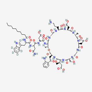 B587086 (3S)-3-[[(2S)-4-amino-2-[[(2S)-2-(decanoylamino)-3-(2,4,5,6,7-pentadeuterio-1H-indol-3-yl)propanoyl]amino]-4-oxobutanoyl]amino]-4-[[(3S,6S,9R,15S,18R,21S,24S,30S,31R)-3-[2-(2-aminophenyl)-2-oxoethyl]-24-(3-aminopropyl)-15,21-bis(carboxymethyl)-6-[(2R)-1-carboxypropan-2-yl]-9-(hydroxymethyl)-18,31-dimethyl-2,5,8,11,14,17,20,23,26,29-decaoxo-1-oxa-4,7,10,13,16,19,22,25,28-nonazacyclohentriacont-30-yl]amino]-4-oxobutanoic acid CAS No. 1356579-56-0