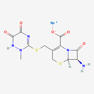 molecular formula C12H12N5NaO5S2 B589080 Sodium (6R,7R)-7-amino-3-(((6-hydroxy-2-methyl-5-oxo-2,5-dihydro-1,2,4-triazin-3-yl)thio)methyl)-8-oxo-5-thia-1-azabicyclo[4.2.0]oct-2-ene-2-carboxylate CAS No. 131257-07-3