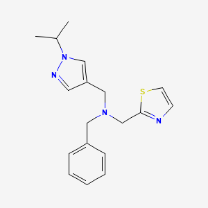 molecular formula C18H22N4S B5902351 N-benzyl-1-(1-isopropyl-1H-pyrazol-4-yl)-N-(1,3-thiazol-2-ylmethyl)methanamine 