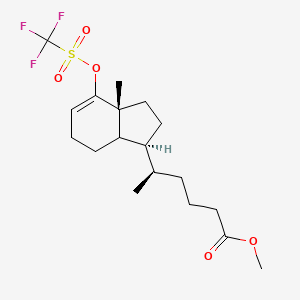 molecular formula C18H27F3O5S B590307 Methyl (5R)-5-[(1S,3aR)-3a-methyl-4-(trifluoromethylsulfonyloxy)-1,2,3,6,7,7a-hexahydroinden-1-yl]hexanoate CAS No. 145372-34-5