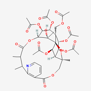 B591411 [(1S,3R,17S,18R,19R,20R,21S,22R,23R,24R,25S)-18,19,21,22,24-pentaacetyloxy-25-hydroxy-3,13,14,25-tetramethyl-6,15-dioxo-2,5,16-trioxa-11-azapentacyclo[15.7.1.01,20.03,23.07,12]pentacosa-7(12),8,10-trien-20-yl]methyl acetate CAS No. 150881-01-9