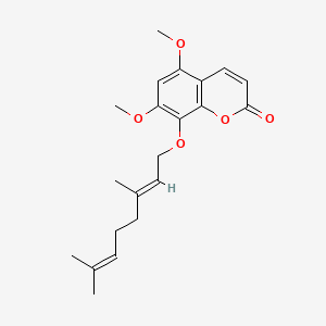 molecular formula C21H26O5 B595314 8-香叶氧基-5,7-二甲氧基香豆素 CAS No. 1228175-65-2