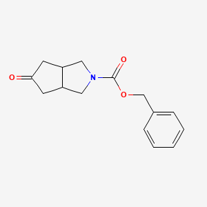 molecular formula C15H17NO3 B598990 苯甲基 5-氧代六氢环戊[c]吡咯-2(1H)-甲酸酯 CAS No. 148404-29-9