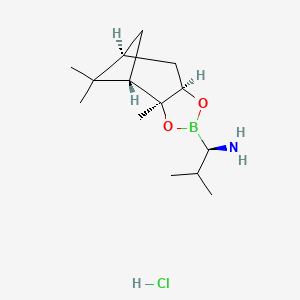 molecular formula C14H27BClNO2 B599085 (R)-2-甲基-1-((3aS,4S,6S,7aR)-3a,5,5-三甲基六氢-4,6-甲苯并[d][1,3,2]二氧杂硼环-2-基)丙烷-1-胺盐酸盐 CAS No. 178455-04-4