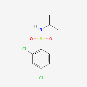 2,4-Dichloro-N-(propan-2-yl)benzene-1-sulfonamide